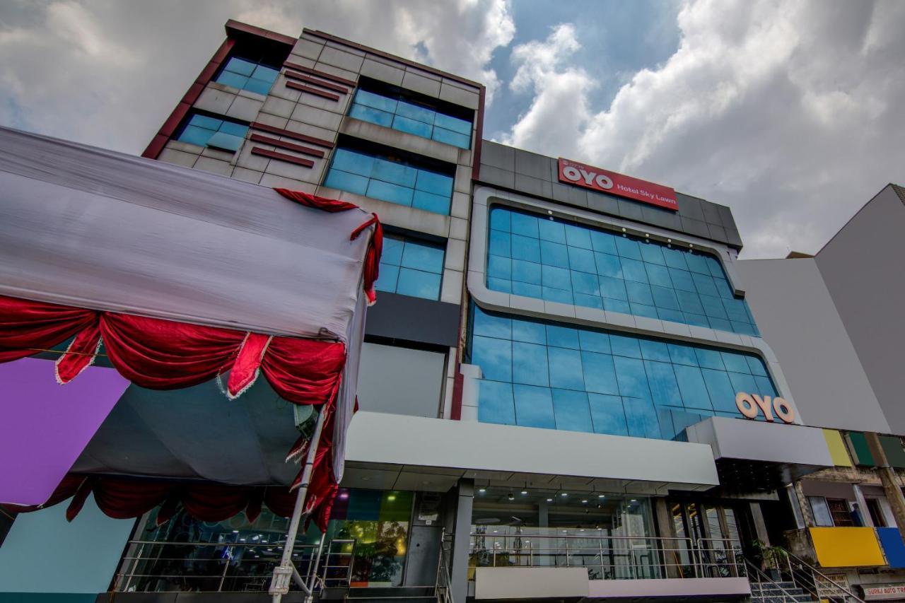 Oyo 12736 Skylawn Hotel Jamshedpur Bagian luar foto