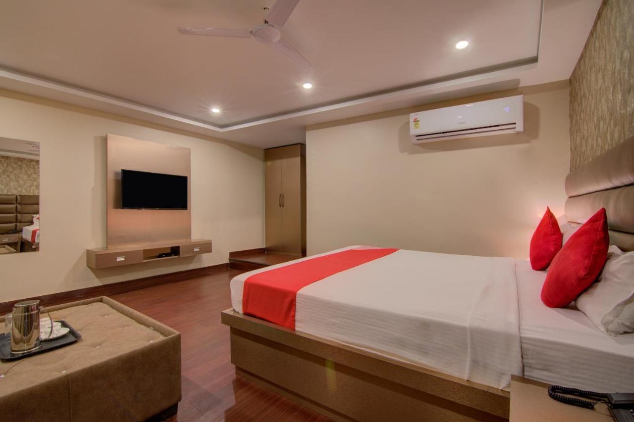 Oyo 12736 Skylawn Hotel Jamshedpur Bagian luar foto