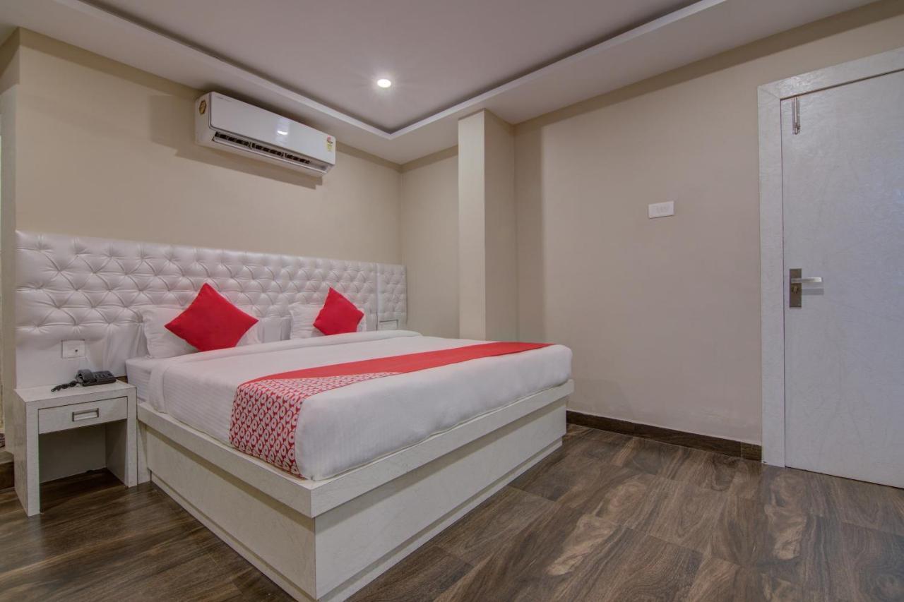 Oyo 12736 Skylawn Hotel Jamshedpur Bagian luar foto