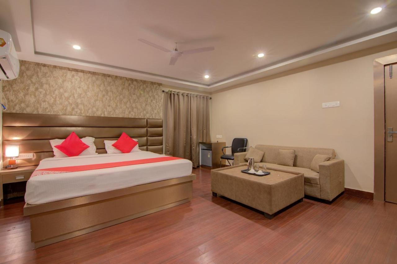Oyo 12736 Skylawn Hotel Jamshedpur Bagian luar foto