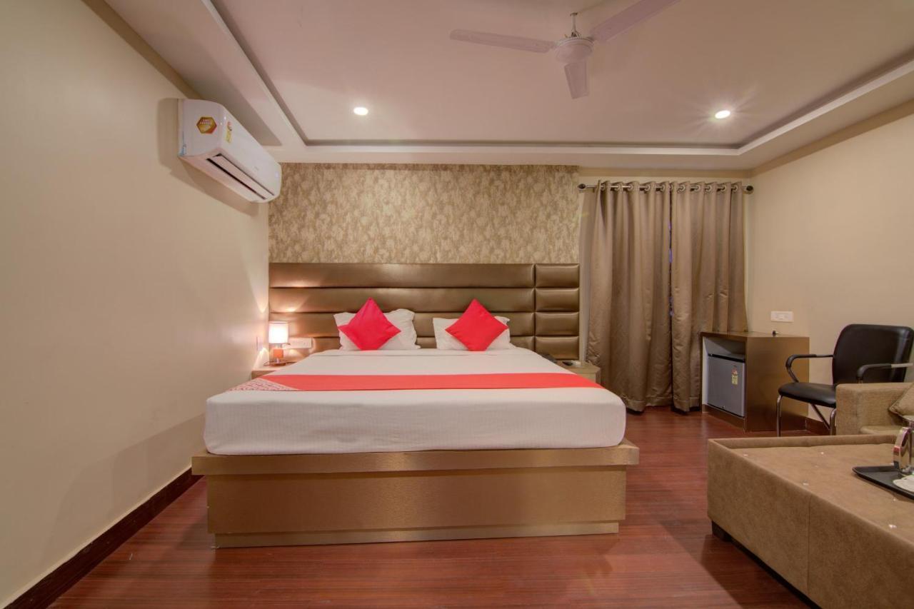 Oyo 12736 Skylawn Hotel Jamshedpur Bagian luar foto