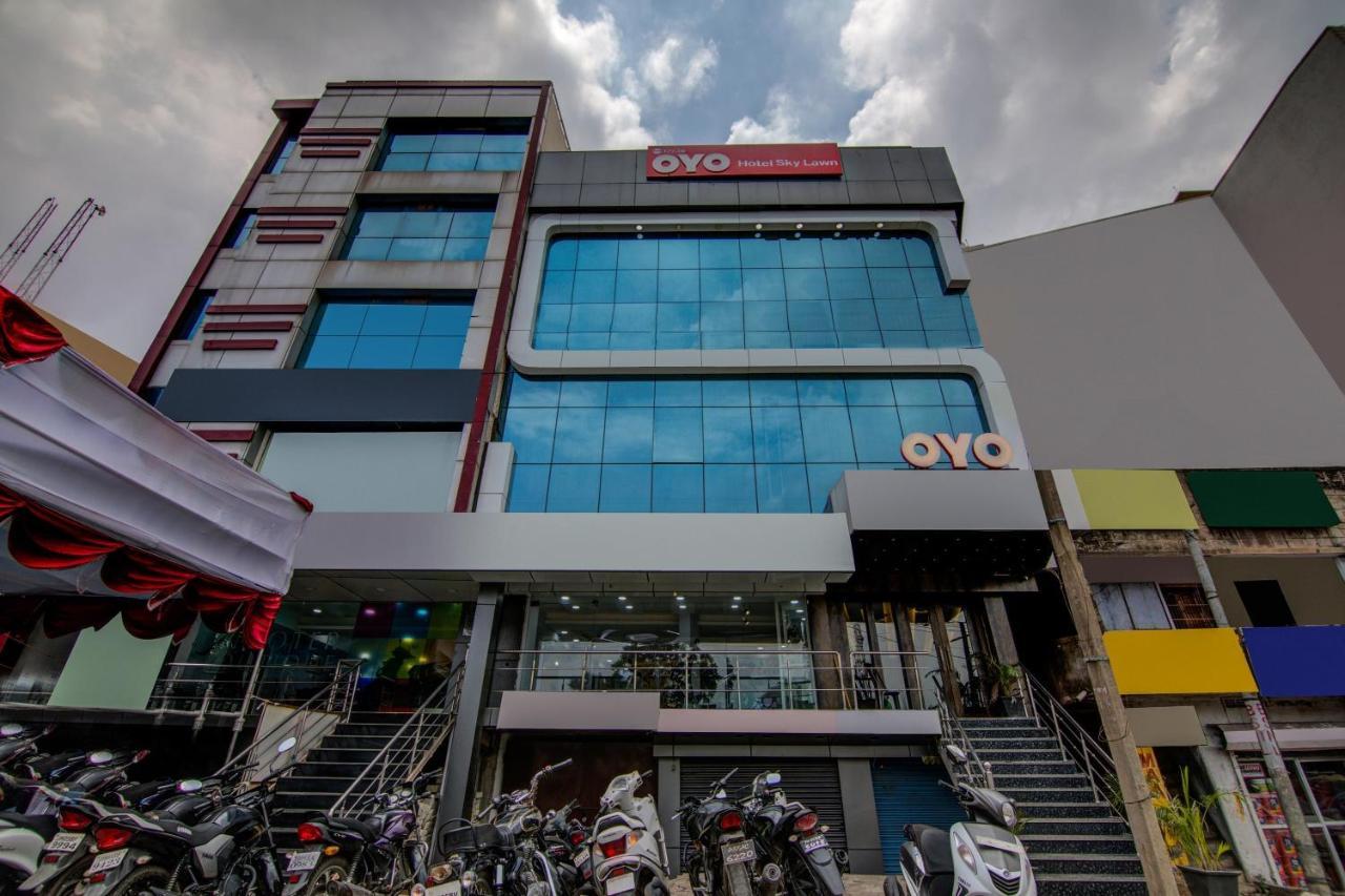 Oyo 12736 Skylawn Hotel Jamshedpur Bagian luar foto