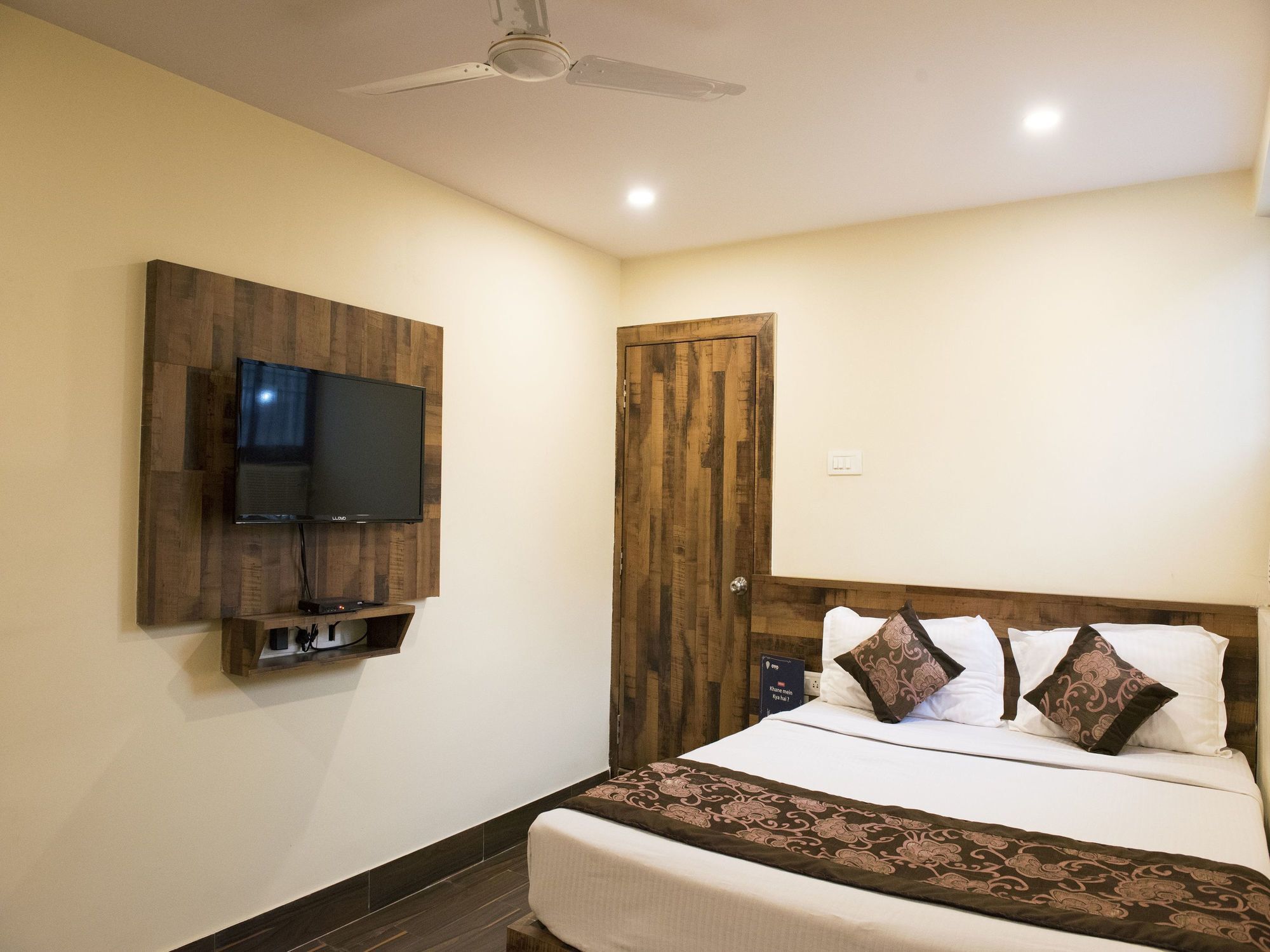 Oyo 12736 Skylawn Hotel Jamshedpur Bagian luar foto