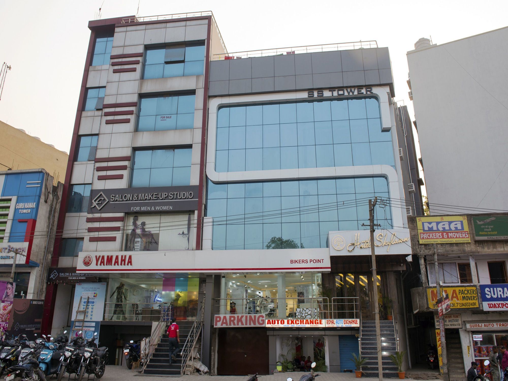Oyo 12736 Skylawn Hotel Jamshedpur Bagian luar foto